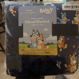 Little sleepies bluey blanket

Brand new never opened.